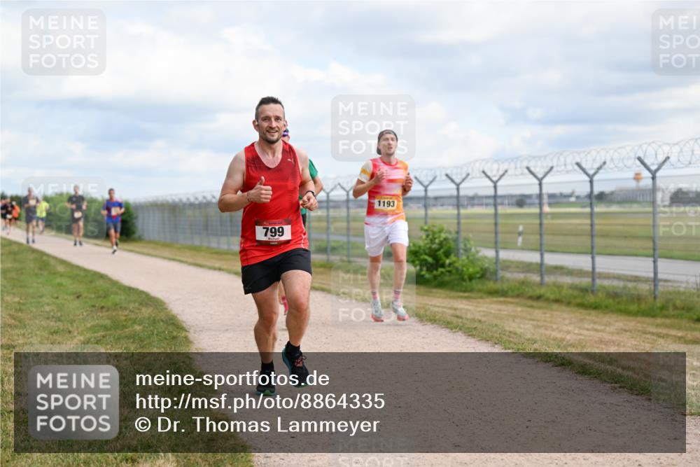 14.09.2025 - Airport Race Dr. Thomas Lammeyer http://msf.ph/oto/8864335 14.09.2025 12:04:23 Laufen 799, 1193 meine-sportfotos.de