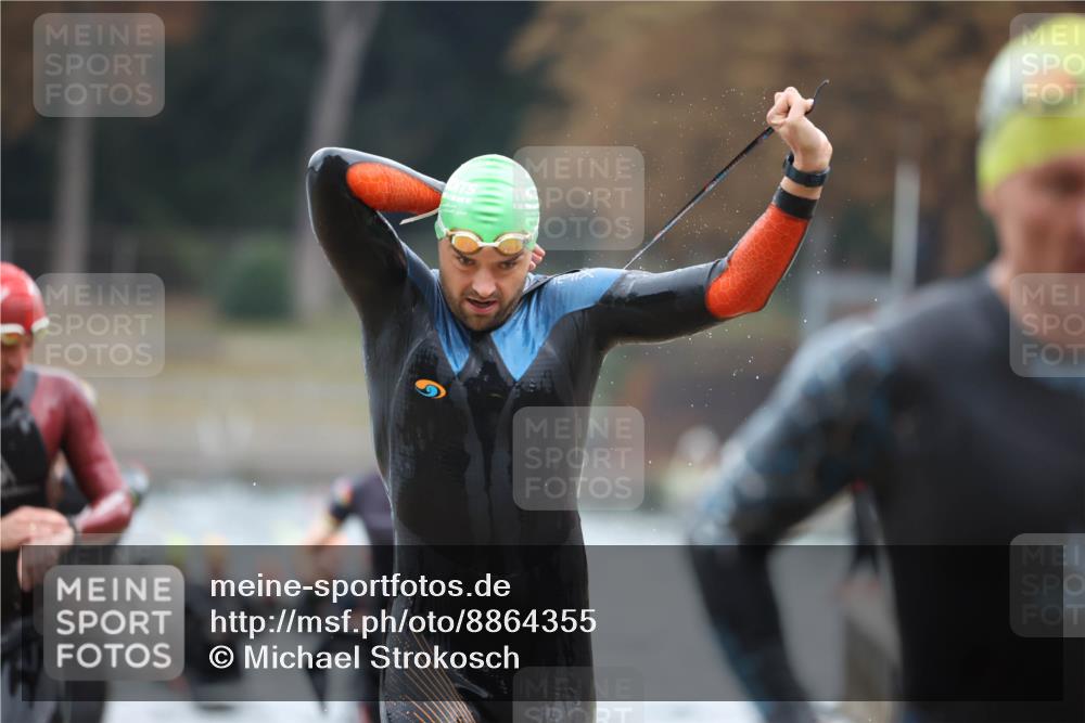 14.09.2025 - Stadtparktriathlon Michael Strokosch http://msf.ph/oto/8864355 14.09.2025 08:51:56 Schwimmen 304, 333, 337, 342, 352, 358, 362, 371, 451 meine-sportfotos.de