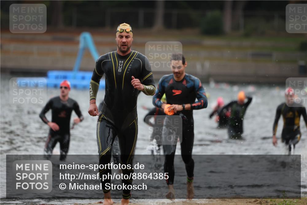 14.09.2025 - Stadtparktriathlon Michael Strokosch http://msf.ph/oto/8864385 14.09.2025 08:52:03 Schwimmen 304, 327, 328, 337, 341, 342, 366, 372, 451 meine-sportfotos.de