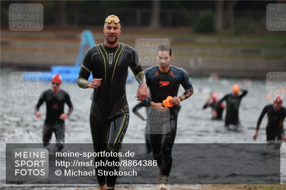 14.09.2025 - Stadtparktriathlon Michael Strokosch http://msf.ph/oto/8864386 14.09.2025 08:52:04 Schwimmen 327, 328, 337, 341, 366, 372, 451 meine-sportfotos.de