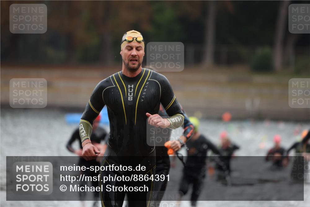 14.09.2025 - Stadtparktriathlon Michael Strokosch http://msf.ph/oto/8864391 14.09.2025 08:52:05 Schwimmen 327, 328, 337, 341, 366, 372, 451 meine-sportfotos.de
