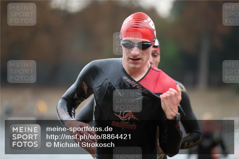 14.09.2025 - Stadtparktriathlon Michael Strokosch http://msf.ph/oto/8864421 14.09.2025 08:52:12 Schwimmen 316, 325, 327, 328, 332, 341, 366, 372 meine-sportfotos.de