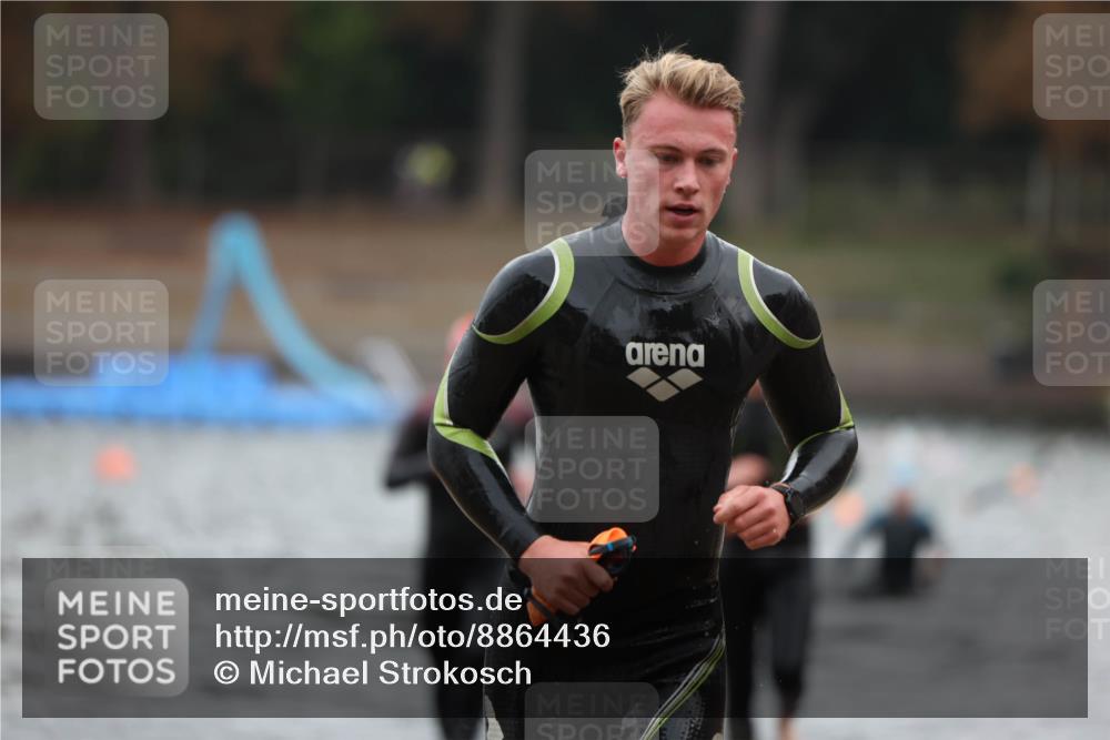 14.09.2025 - Stadtparktriathlon Michael Strokosch http://msf.ph/oto/8864436 14.09.2025 08:52:16 Schwimmen 316, 325, 327, 328, 332, 372 meine-sportfotos.de