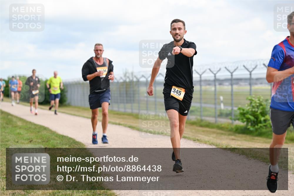 14.09.2025 - Airport Race Dr. Thomas Lammeyer http://msf.ph/oto/8864438 14.09.2025 12:04:33 Laufen 06, 345 meine-sportfotos.de
