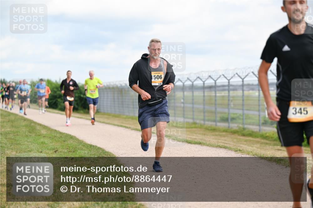 14.09.2025 - Airport Race Dr. Thomas Lammeyer http://msf.ph/oto/8864447 14.09.2025 12:04:34 Laufen 1506, 1506, 345 meine-sportfotos.de