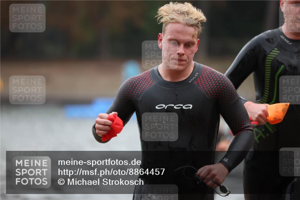14.09.2025 - Stadtparktriathlon Michael Strokosch http://msf.ph/oto/8864457 14.09.2025 08:52:20 Schwimmen 316, 325, 332, 349 meine-sportfotos.de