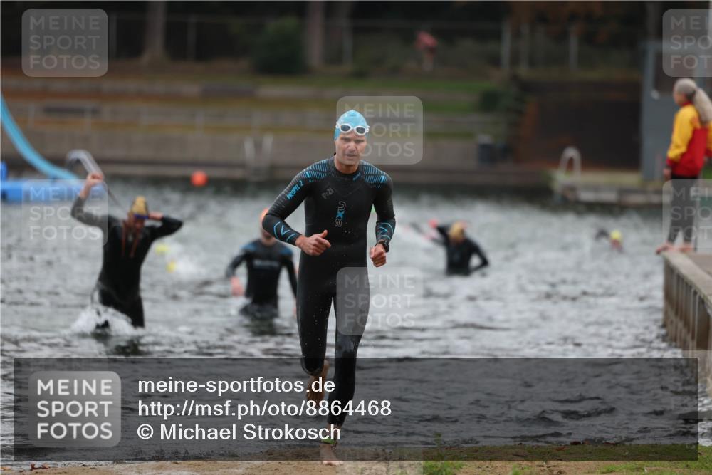 14.09.2025 - Stadtparktriathlon Michael Strokosch http://msf.ph/oto/8864468 14.09.2025 08:52:27 Schwimmen 336, 349 meine-sportfotos.de