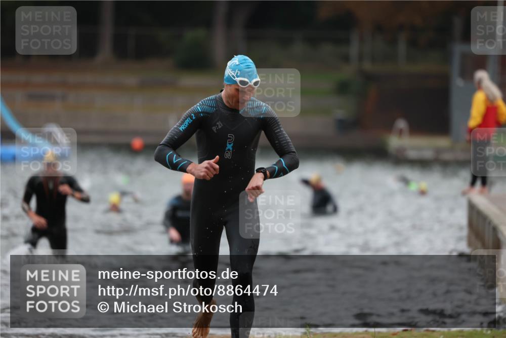 14.09.2025 - Stadtparktriathlon Michael Strokosch http://msf.ph/oto/8864474 14.09.2025 08:52:29 Schwimmen 321, 336, 349 meine-sportfotos.de