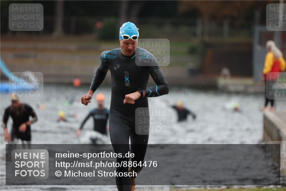14.09.2025 - Stadtparktriathlon Michael Strokosch http://msf.ph/oto/8864476 14.09.2025 08:52:29 Schwimmen 321, 336, 349 meine-sportfotos.de