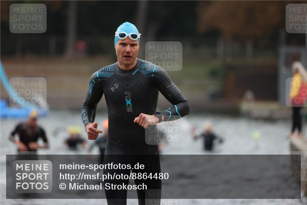 14.09.2025 - Stadtparktriathlon Michael Strokosch http://msf.ph/oto/8864480 14.09.2025 08:52:30 Schwimmen 321, 336, 349 meine-sportfotos.de