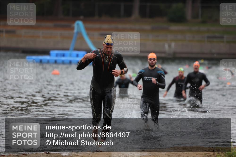 14.09.2025 - Stadtparktriathlon Michael Strokosch http://msf.ph/oto/8864497 14.09.2025 08:52:35 Schwimmen 321, 336, 360 meine-sportfotos.de