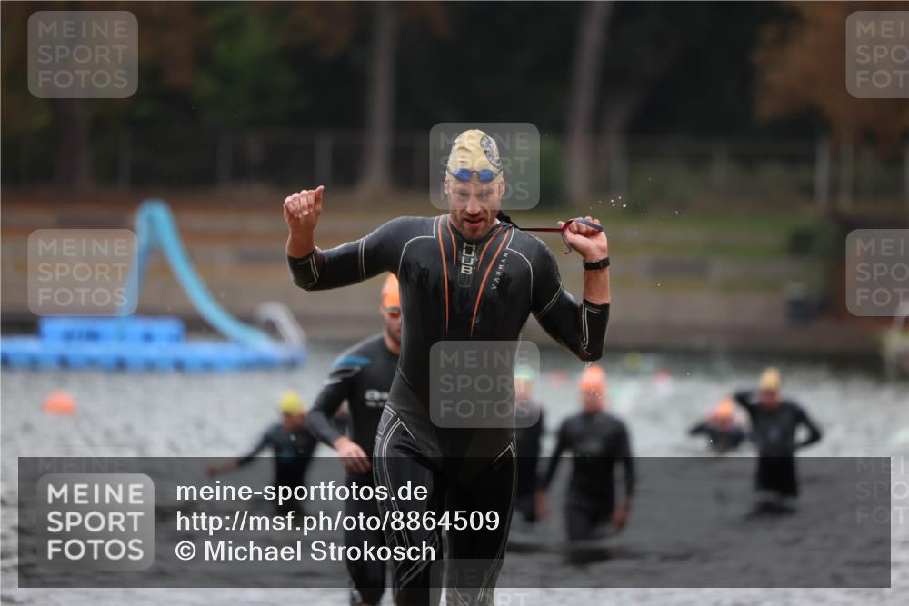 14.09.2025 - Stadtparktriathlon Michael Strokosch http://msf.ph/oto/8864509 14.09.2025 08:52:37 Schwimmen 321, 336, 360 meine-sportfotos.de