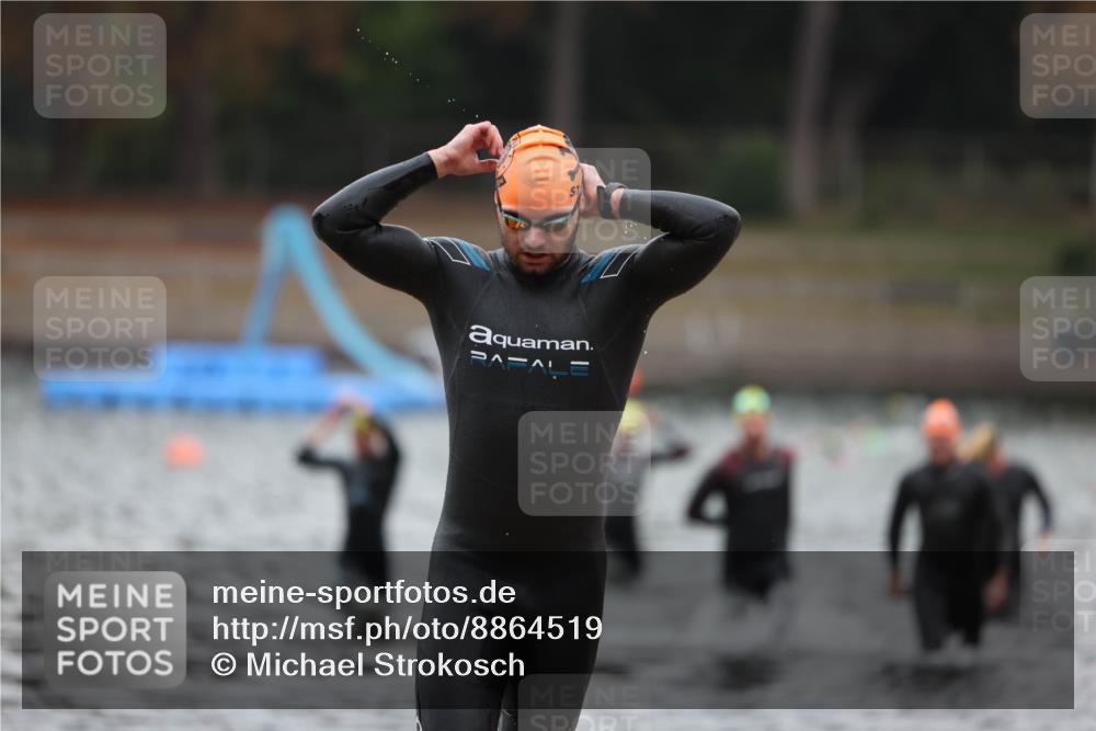 14.09.2025 - Stadtparktriathlon Michael Strokosch http://msf.ph/oto/8864519 14.09.2025 08:52:39 Schwimmen 320, 321, 336, 348, 353, 360 meine-sportfotos.de