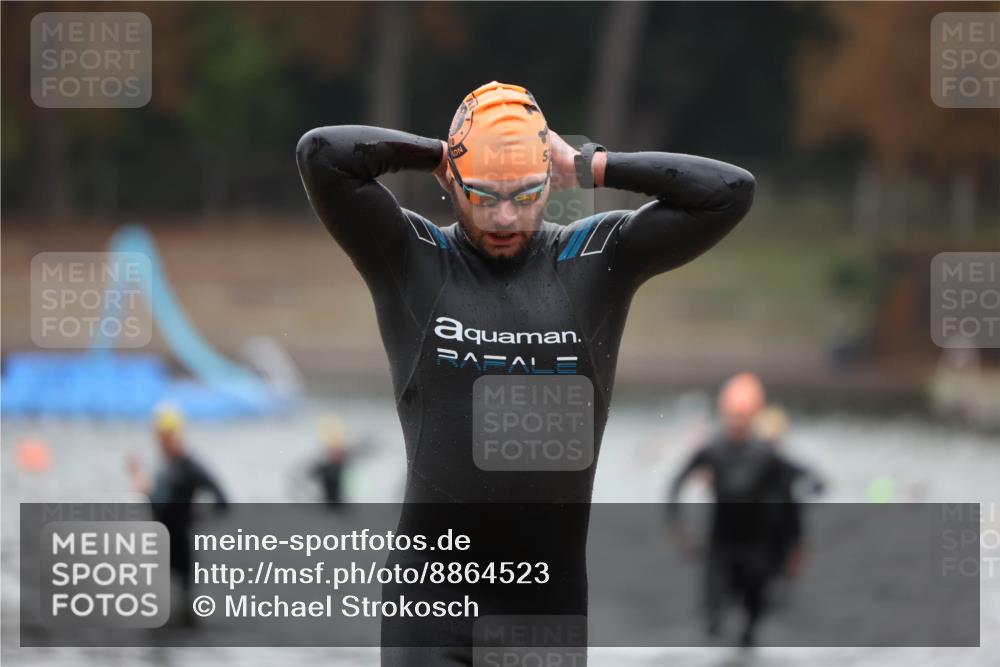 14.09.2025 - Stadtparktriathlon Michael Strokosch http://msf.ph/oto/8864523 14.09.2025 08:52:40 Schwimmen 320, 321, 336, 348, 353, 360 meine-sportfotos.de