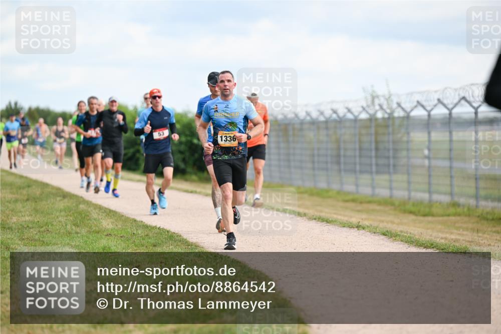 14.09.2025 - Airport Race Dr. Thomas Lammeyer http://msf.ph/oto/8864542 14.09.2025 12:04:41 Laufen 53, 1336 meine-sportfotos.de