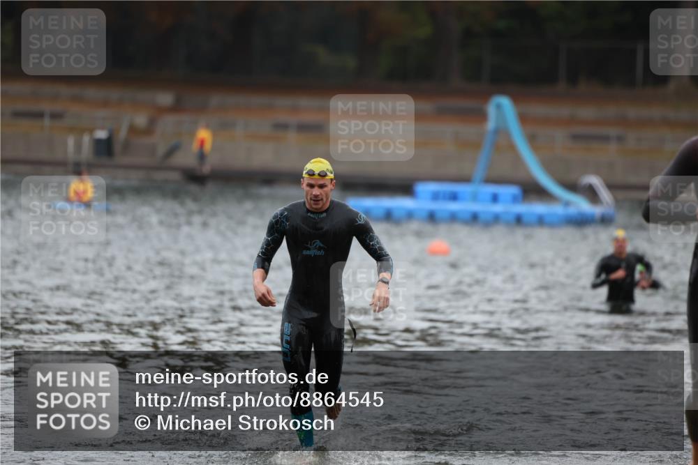 14.09.2025 - Stadtparktriathlon Michael Strokosch http://msf.ph/oto/8864545 14.09.2025 08:52:46 Schwimmen 320, 348, 353, 360, 369 meine-sportfotos.de