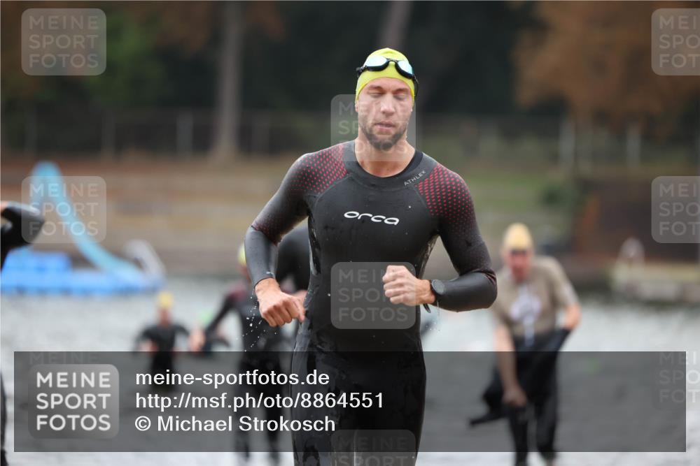 14.09.2025 - Stadtparktriathlon Michael Strokosch http://msf.ph/oto/8864551 14.09.2025 08:52:47 Schwimmen 320, 348, 353, 360, 369 meine-sportfotos.de
