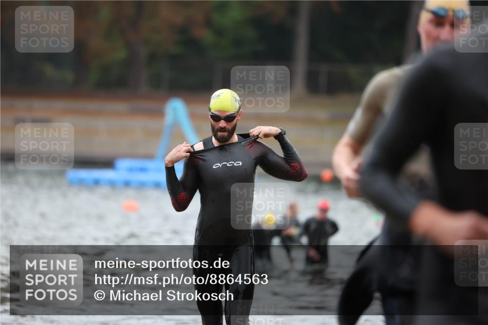 14.09.2025 - Stadtparktriathlon Michael Strokosch http://msf.ph/oto/8864563 14.09.2025 08:52:51 Schwimmen 320, 348, 353, 360, 369 meine-sportfotos.de