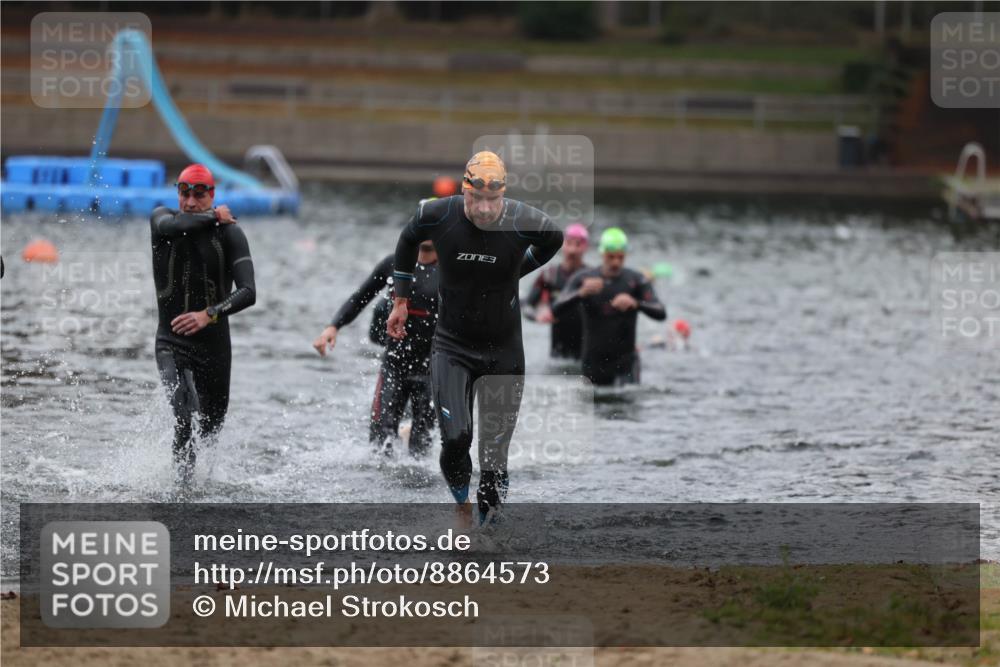 14.09.2025 - Stadtparktriathlon Michael Strokosch http://msf.ph/oto/8864573 14.09.2025 08:53:00 Schwimmen 303, 306, 313, 319, 359, 367 meine-sportfotos.de