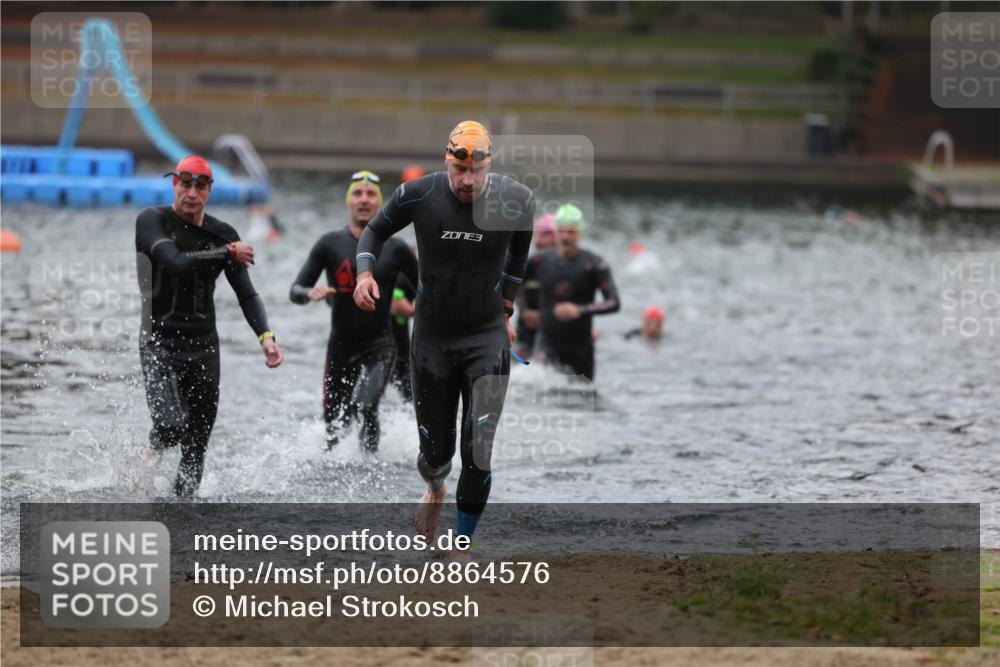 14.09.2025 - Stadtparktriathlon Michael Strokosch http://msf.ph/oto/8864576 14.09.2025 08:53:01 Schwimmen 303, 306, 313, 319, 359, 367 meine-sportfotos.de