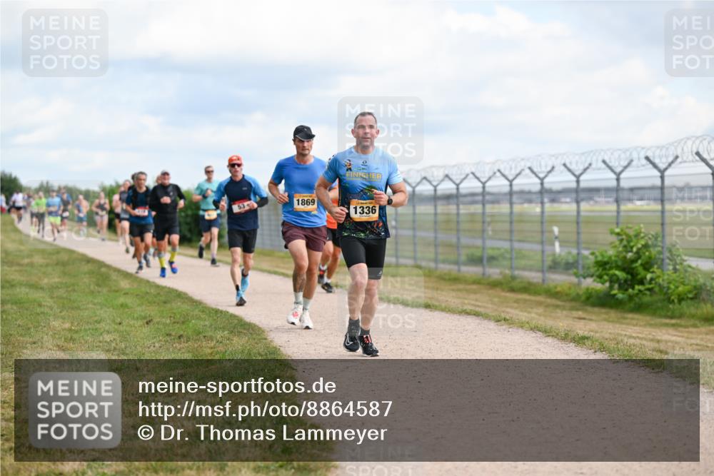 14.09.2025 - Airport Race Dr. Thomas Lammeyer http://msf.ph/oto/8864587 14.09.2025 12:04:44 Laufen 53, 1869, 1336 meine-sportfotos.de