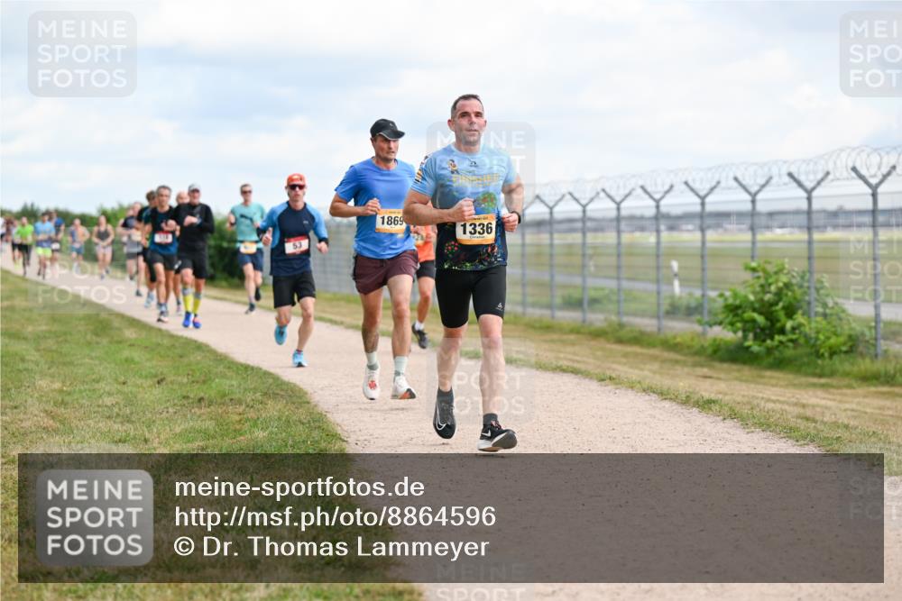 14.09.2025 - Airport Race Dr. Thomas Lammeyer http://msf.ph/oto/8864596 14.09.2025 12:04:44 Laufen 53, 1869, 1336 meine-sportfotos.de
