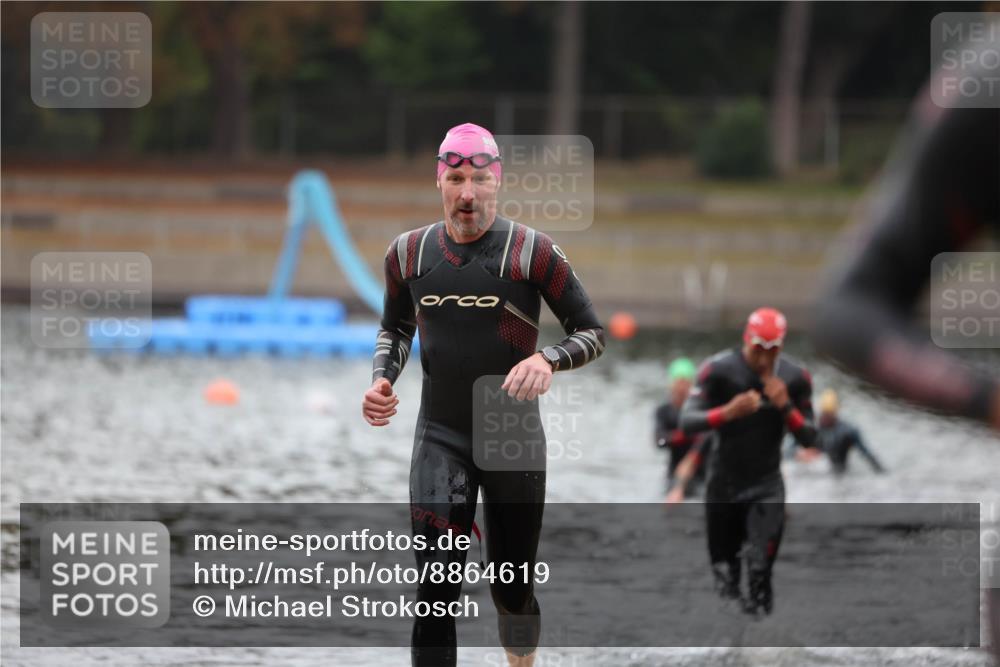 14.09.2025 - Stadtparktriathlon Michael Strokosch http://msf.ph/oto/8864619 14.09.2025 08:53:14 Schwimmen 317, 359, 378 meine-sportfotos.de