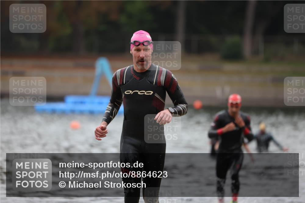 14.09.2025 - Stadtparktriathlon Michael Strokosch http://msf.ph/oto/8864623 14.09.2025 08:53:15 Schwimmen 317, 359, 378 meine-sportfotos.de