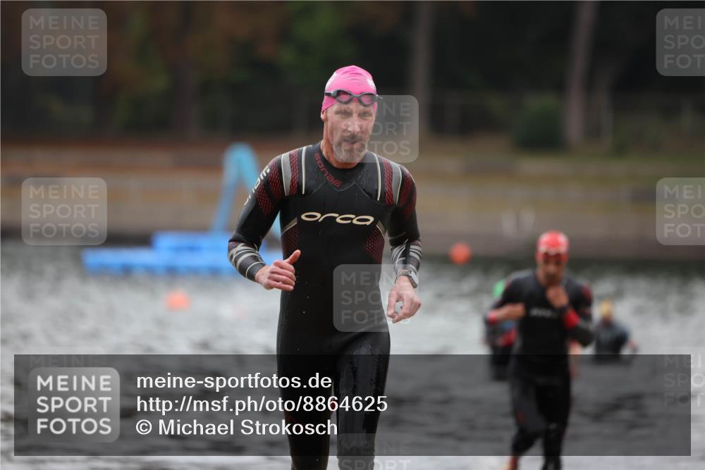 14.09.2025 - Stadtparktriathlon Michael Strokosch http://msf.ph/oto/8864625 14.09.2025 08:53:15 Schwimmen 317, 359, 378 meine-sportfotos.de