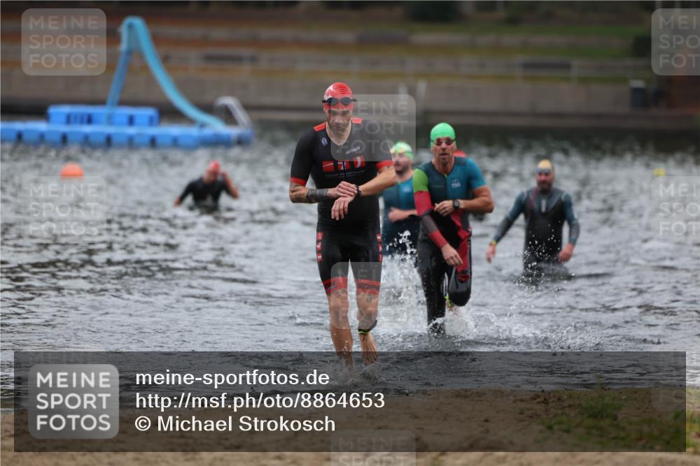 14.09.2025 - Stadtparktriathlon Michael Strokosch http://msf.ph/oto/8864653 14.09.2025 08:53:24 Schwimmen 356, 357, 476 meine-sportfotos.de
