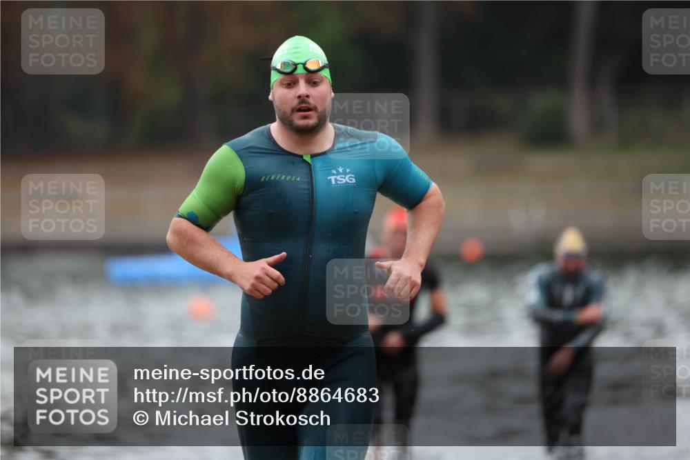 14.09.2025 - Stadtparktriathlon Michael Strokosch http://msf.ph/oto/8864683 14.09.2025 08:53:33 Schwimmen 346, 356, 357, 476, 480 meine-sportfotos.de