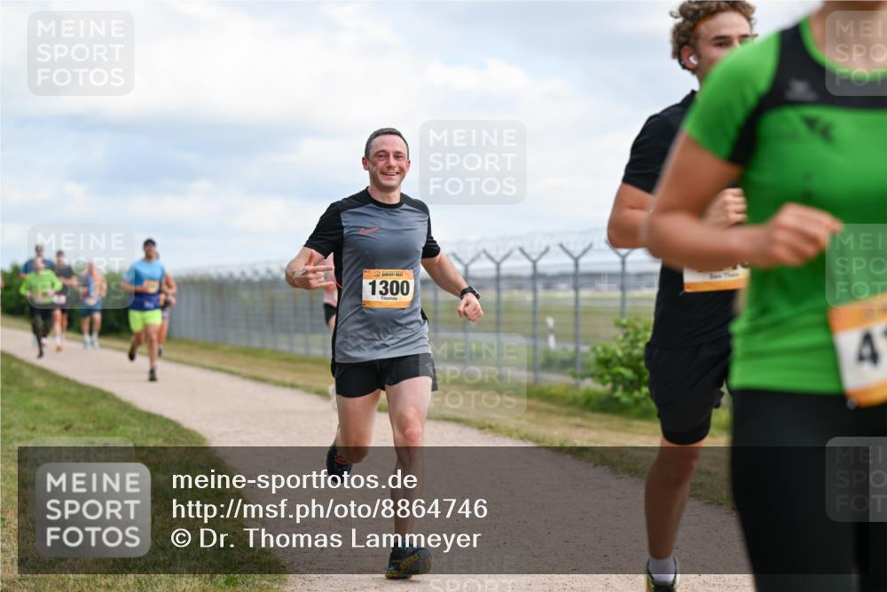 14.09.2025 - Airport Race Dr. Thomas Lammeyer http://msf.ph/oto/8864746 14.09.2025 12:04:54 Laufen 1300 meine-sportfotos.de