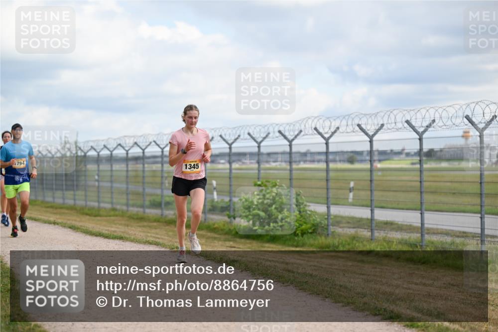 14.09.2025 - Airport Race Dr. Thomas Lammeyer http://msf.ph/oto/8864756 14.09.2025 12:04:56 Laufen 794, 1345 meine-sportfotos.de