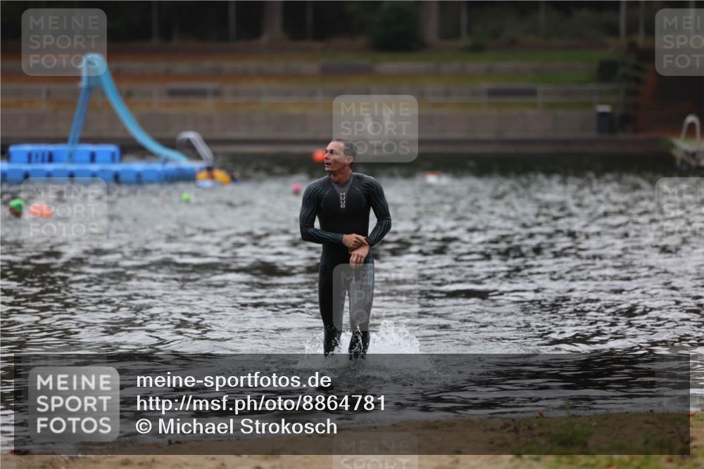 14.09.2025 - Stadtparktriathlon Michael Strokosch http://msf.ph/oto/8864781 14.09.2025 08:57:10 Schwimmen 338 meine-sportfotos.de