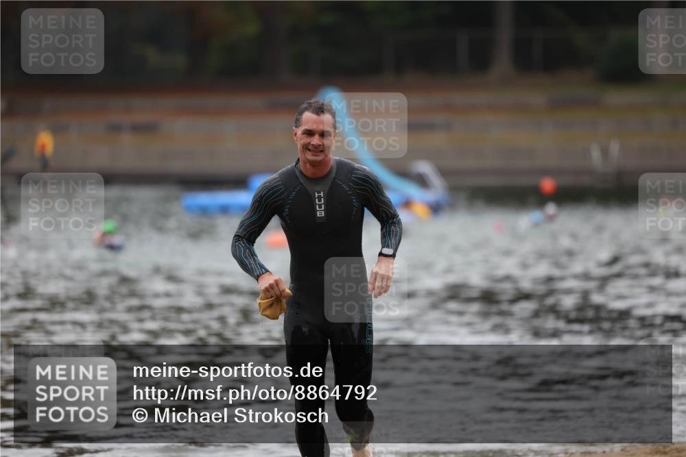 14.09.2025 - Stadtparktriathlon Michael Strokosch http://msf.ph/oto/8864792 14.09.2025 08:57:15 Schwimmen 338 meine-sportfotos.de