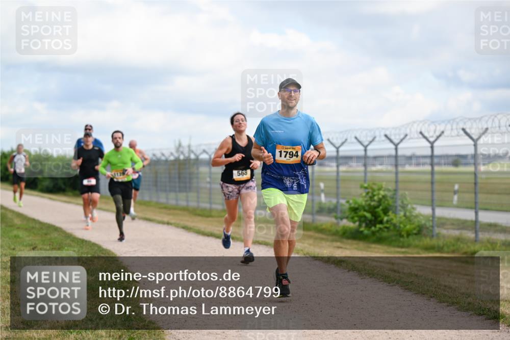 14.09.2025 - Airport Race Dr. Thomas Lammeyer http://msf.ph/oto/8864799 14.09.2025 12:04:59 Laufen 568, 1794 meine-sportfotos.de