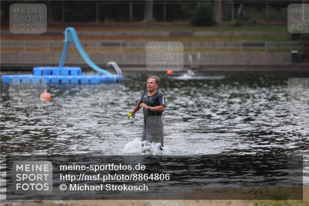 14.09.2025 - Stadtparktriathlon Michael Strokosch http://msf.ph/oto/8864806 14.09.2025 08:58:20 Schwimmen 311 meine-sportfotos.de