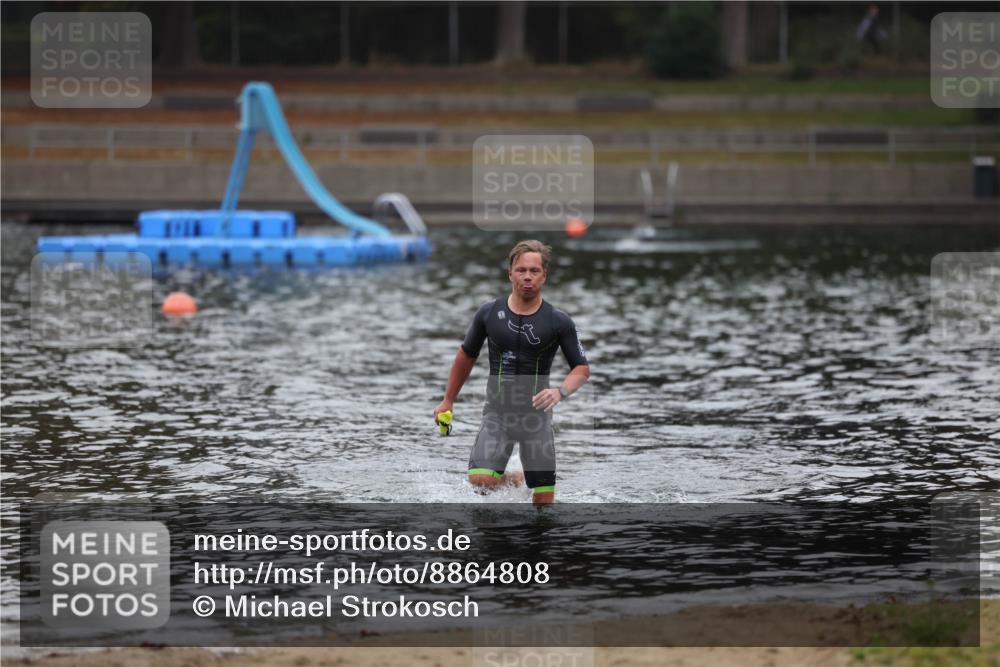 14.09.2025 - Stadtparktriathlon Michael Strokosch http://msf.ph/oto/8864808 14.09.2025 08:58:21 Schwimmen 311 meine-sportfotos.de