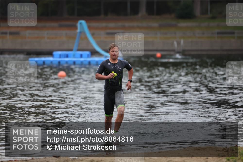 14.09.2025 - Stadtparktriathlon Michael Strokosch http://msf.ph/oto/8864816 14.09.2025 08:58:23 Schwimmen 311 meine-sportfotos.de