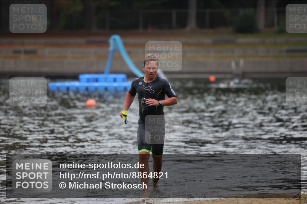 14.09.2025 - Stadtparktriathlon Michael Strokosch http://msf.ph/oto/8864821 14.09.2025 08:58:24 Schwimmen 311 meine-sportfotos.de