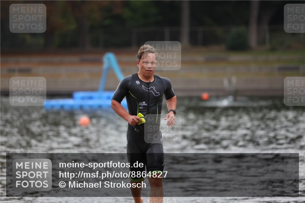 14.09.2025 - Stadtparktriathlon Michael Strokosch http://msf.ph/oto/8864827 14.09.2025 08:58:26 Schwimmen 311 meine-sportfotos.de