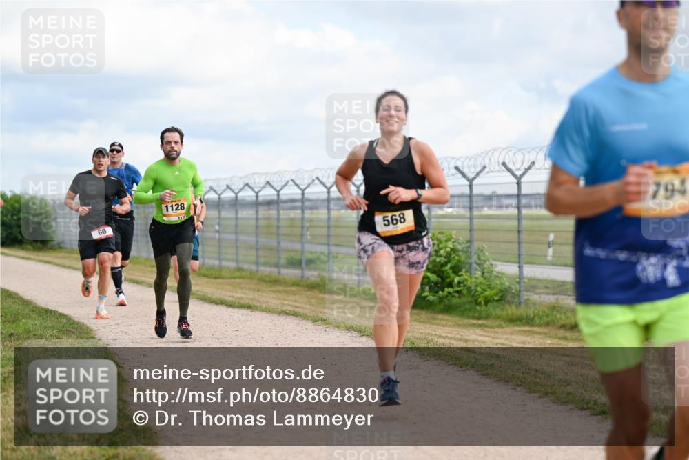 14.09.2025 - Airport Race Dr. Thomas Lammeyer http://msf.ph/oto/8864830 14.09.2025 12:05:00 Laufen 66, 1128, 1126, 568, 794 meine-sportfotos.de