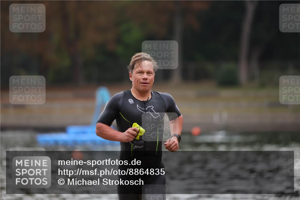 14.09.2025 - Stadtparktriathlon Michael Strokosch http://msf.ph/oto/8864835 14.09.2025 08:58:27 Schwimmen 311 meine-sportfotos.de