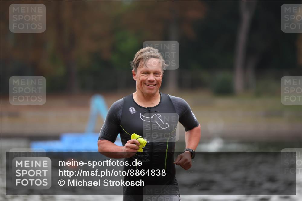 14.09.2025 - Stadtparktriathlon Michael Strokosch http://msf.ph/oto/8864838 14.09.2025 08:58:28 Schwimmen 311 meine-sportfotos.de