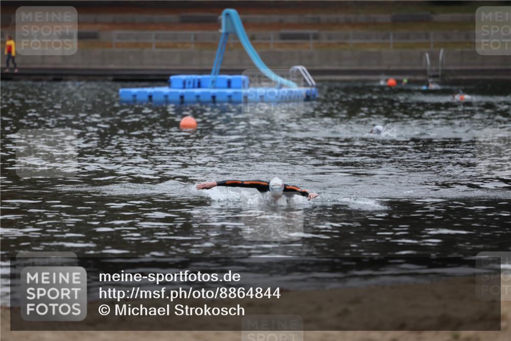 14.09.2025 - Stadtparktriathlon Michael Strokosch http://msf.ph/oto/8864844 14.09.2025 08:59:18 Schwimmen 413 meine-sportfotos.de