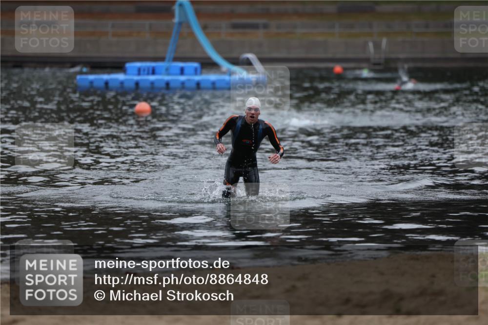 14.09.2025 - Stadtparktriathlon Michael Strokosch http://msf.ph/oto/8864848 14.09.2025 08:59:20 Schwimmen 413 meine-sportfotos.de