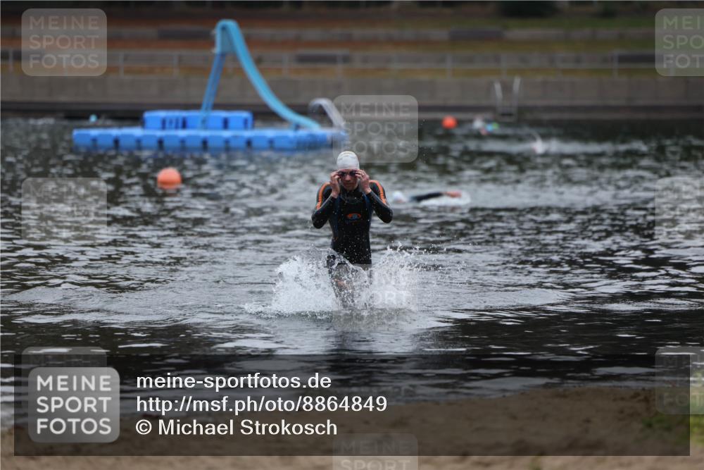 14.09.2025 - Stadtparktriathlon Michael Strokosch http://msf.ph/oto/8864849 14.09.2025 08:59:21 Schwimmen 413 meine-sportfotos.de