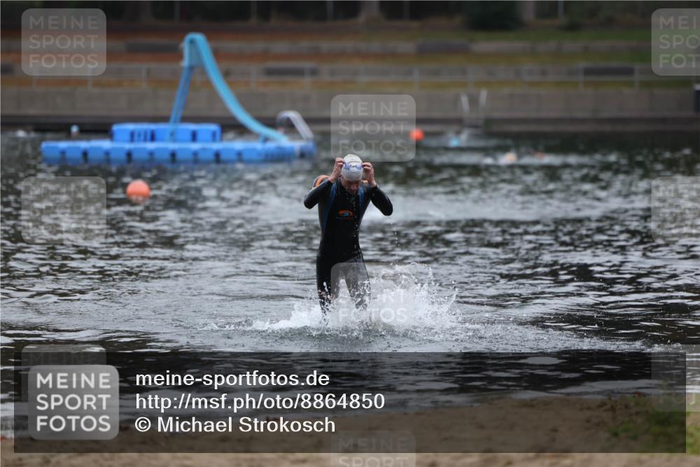 14.09.2025 - Stadtparktriathlon Michael Strokosch http://msf.ph/oto/8864850 14.09.2025 08:59:21 Schwimmen 413 meine-sportfotos.de