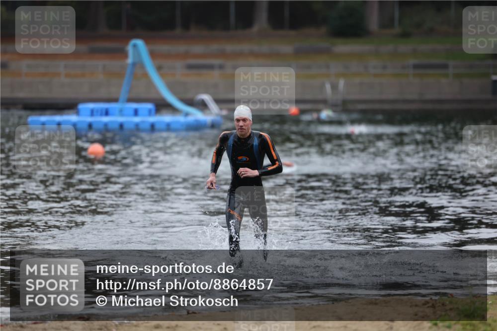 14.09.2025 - Stadtparktriathlon Michael Strokosch http://msf.ph/oto/8864857 14.09.2025 08:59:22 Schwimmen 413 meine-sportfotos.de