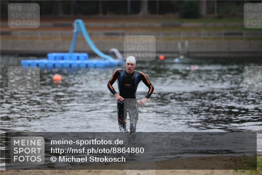 14.09.2025 - Stadtparktriathlon Michael Strokosch http://msf.ph/oto/8864860 14.09.2025 08:59:23 Schwimmen 413 meine-sportfotos.de
